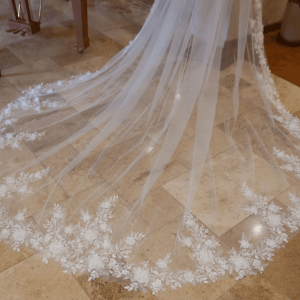 3D Flowers Lace Wedding Veil Cathedral Length